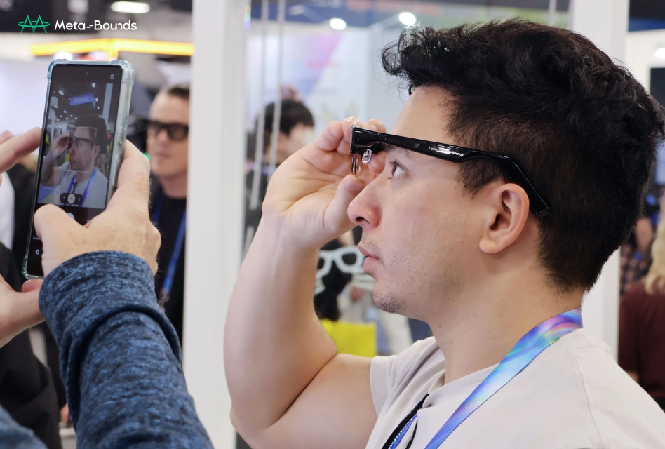 AR眼镜方案亮相国际展会，镭昱单片全彩Micro-LED迈入商业化新阶段